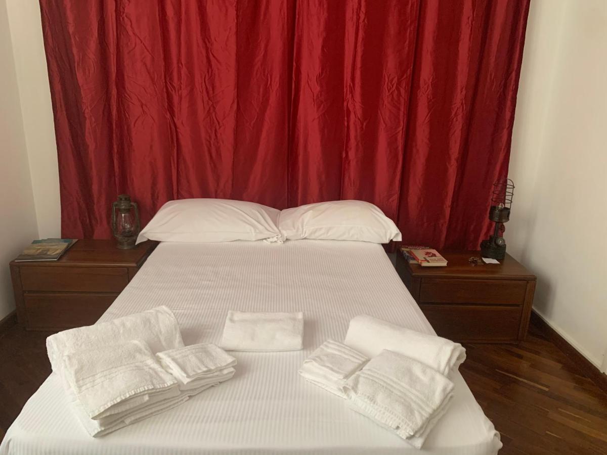 Altrove Bed and Breakfast Cagliari Buitenkant foto